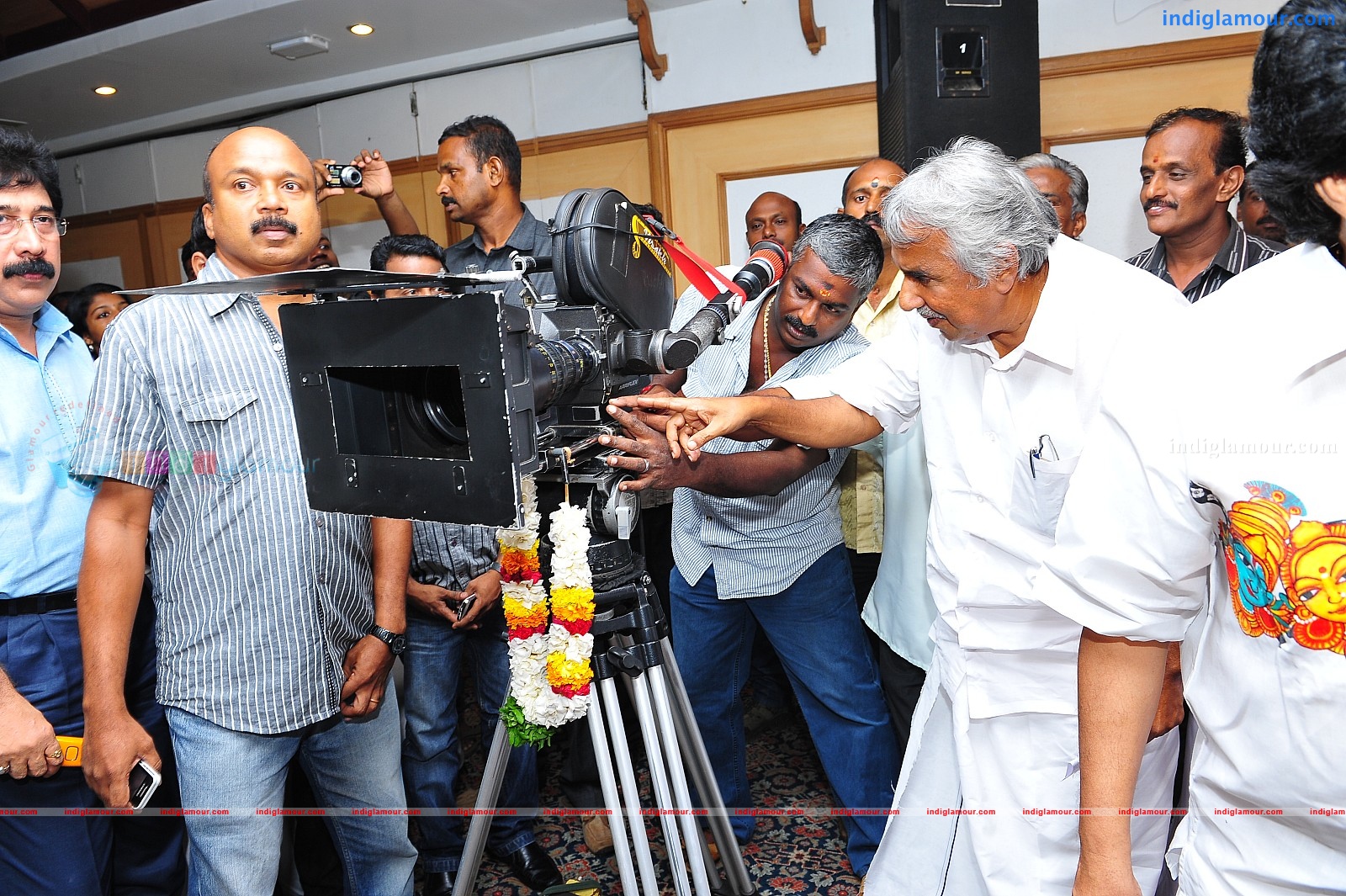 Ardhanari Movie Pooja Event hd photo