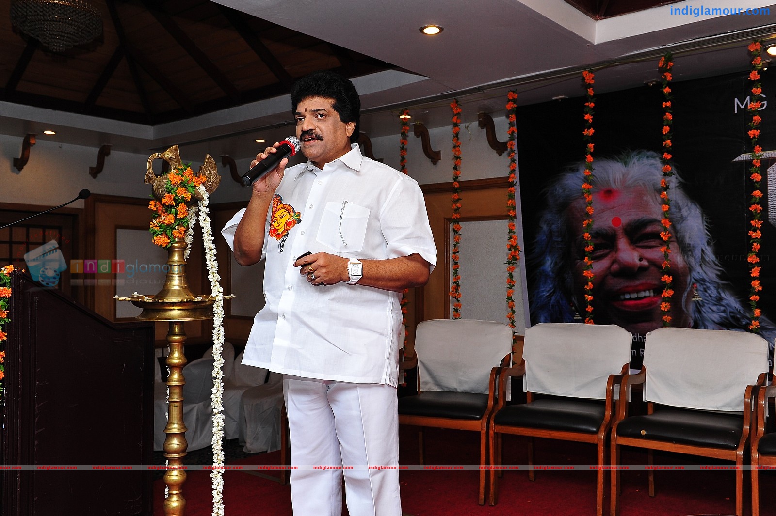 Ardhanari Movie Pooja Event hd photo