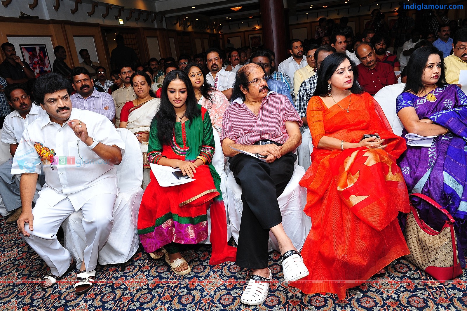 Ardhanari Movie Pooja Event hd photo