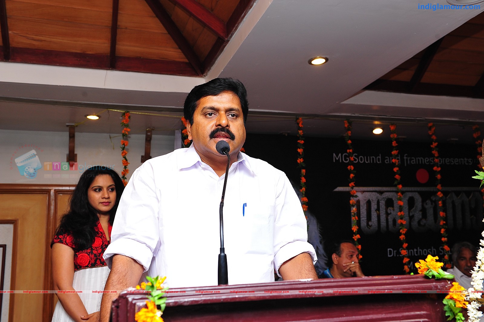 Ardhanari Movie Pooja Event hd photo