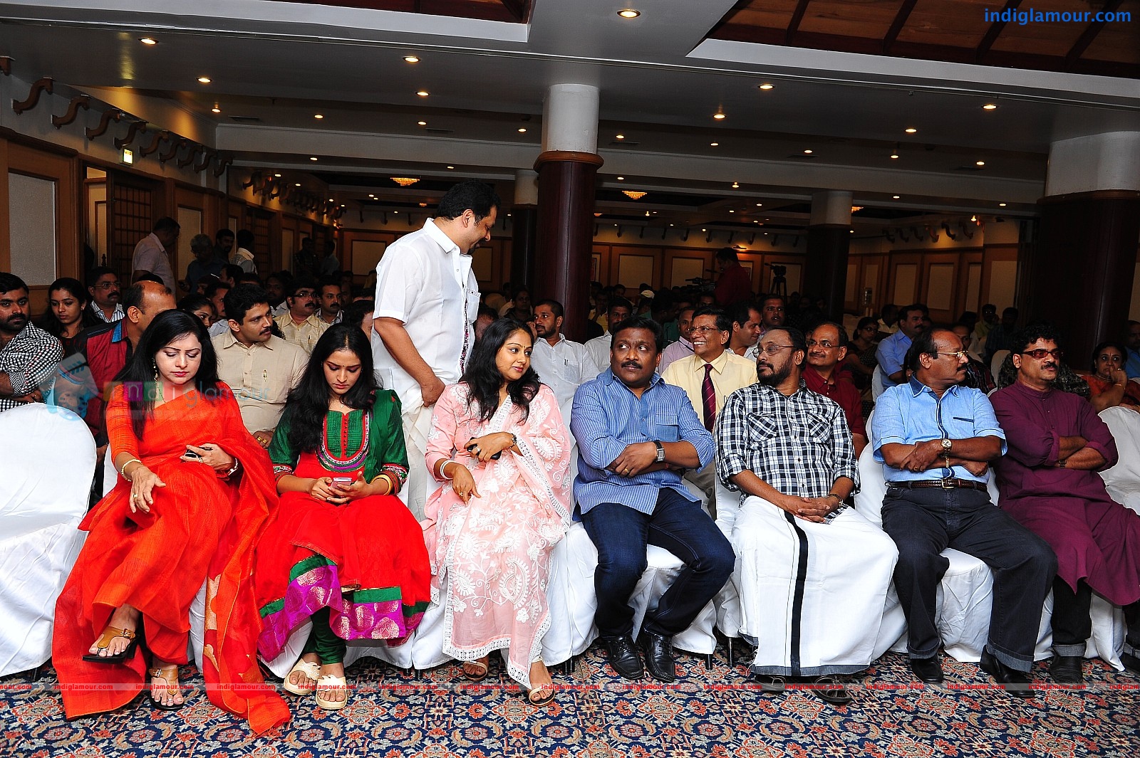 Ardhanari Movie Pooja Event hd photo