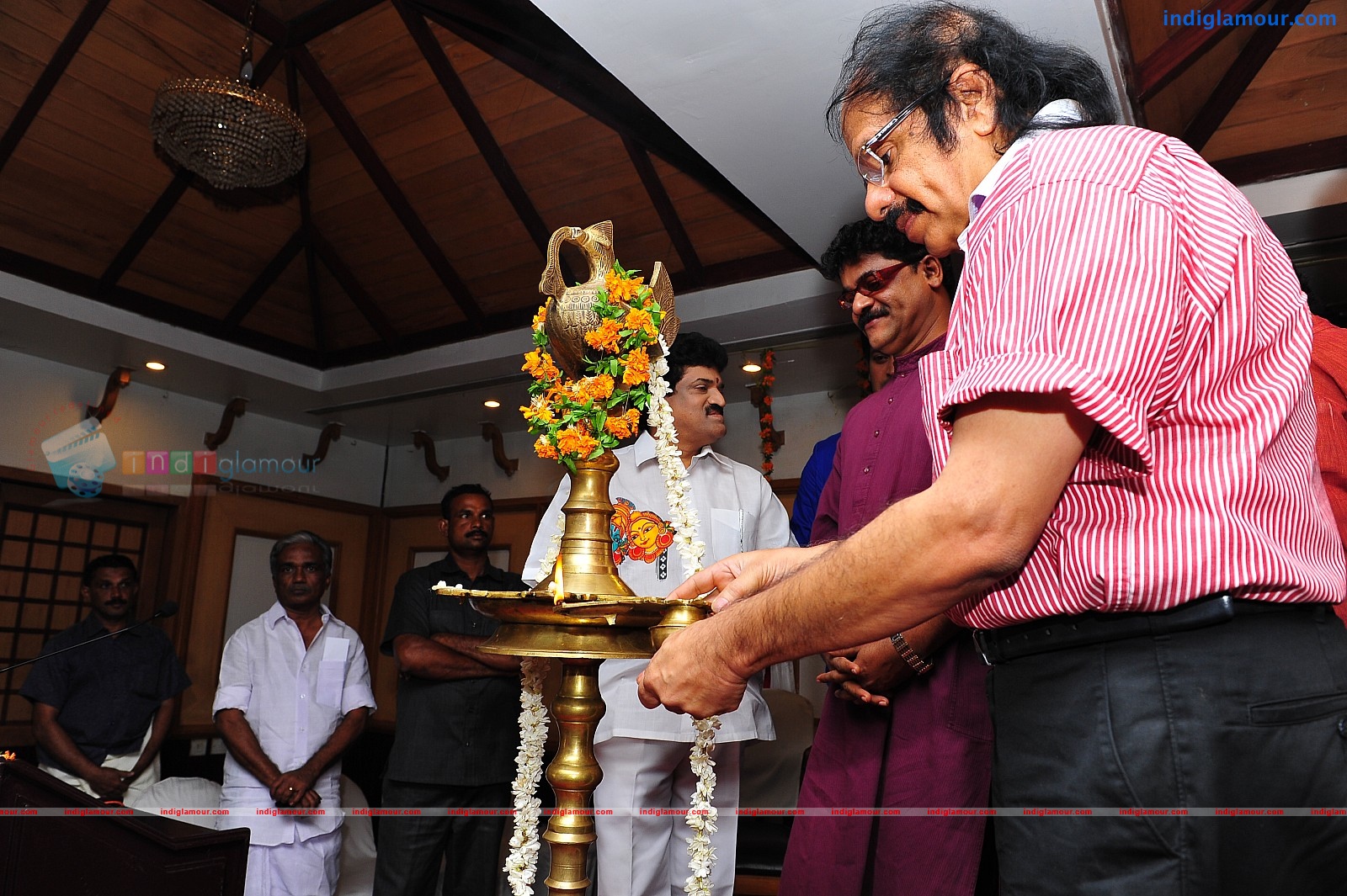 Ardhanari Movie Pooja Event hd photo