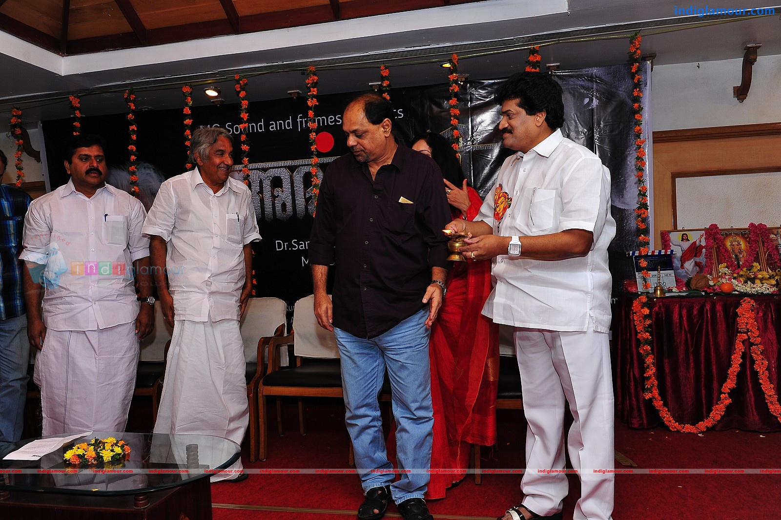 Ardhanari Movie Pooja Event hd photo