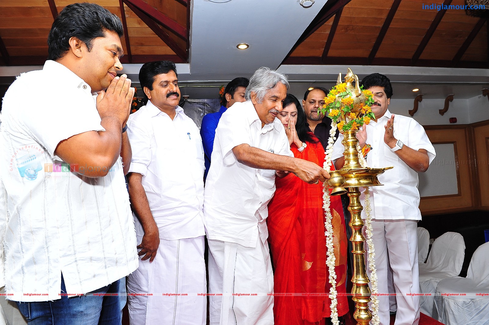 Ardhanari Movie Pooja Event hd photo