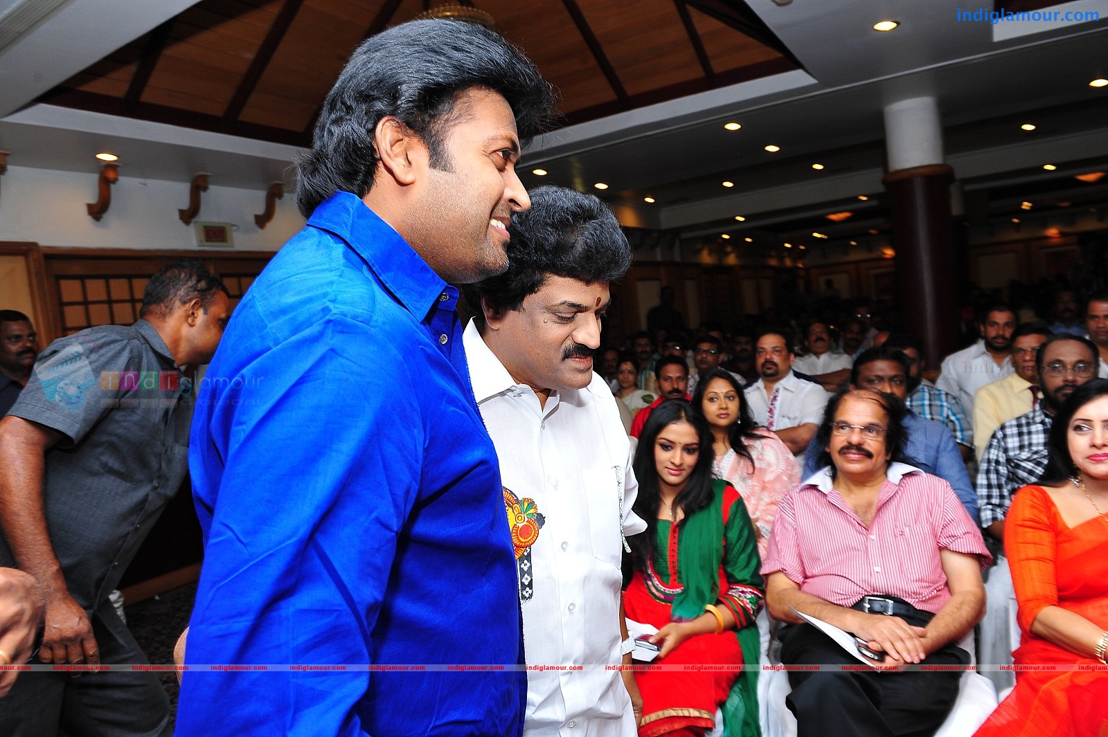 Ardhanari Movie Pooja Event hd photo
