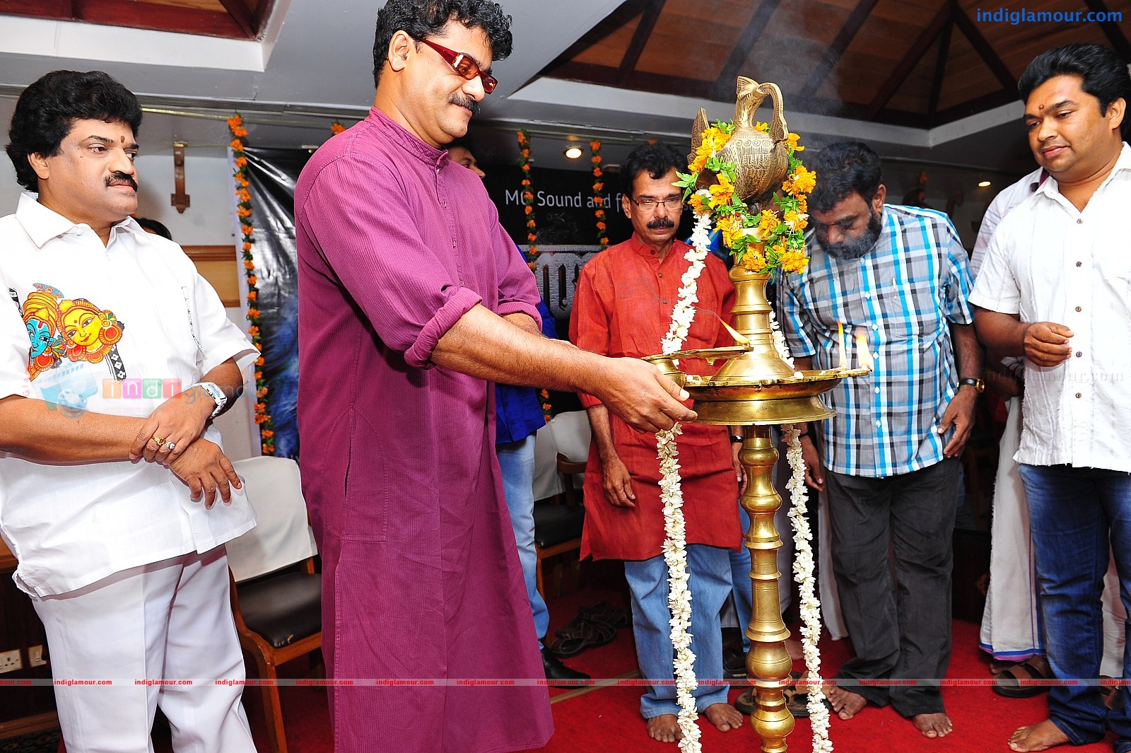 Ardhanari Movie Pooja Event hd photo