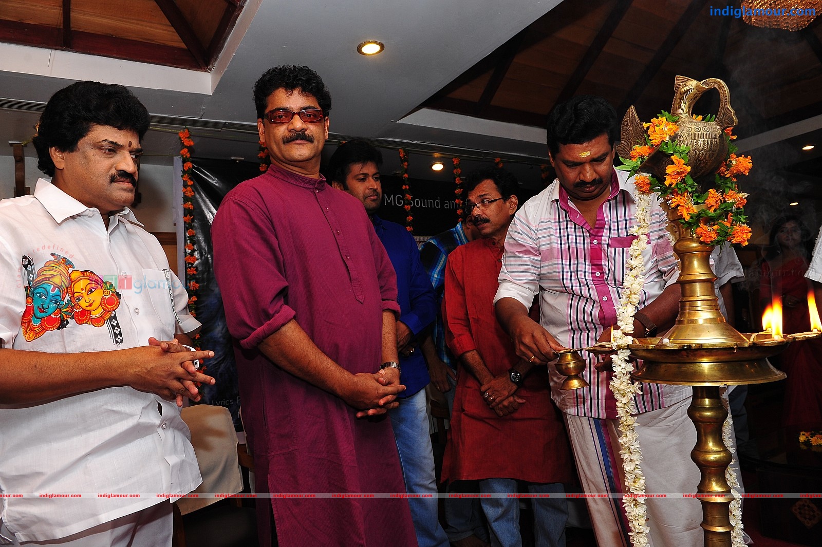 Ardhanari Movie Pooja Event hd photo