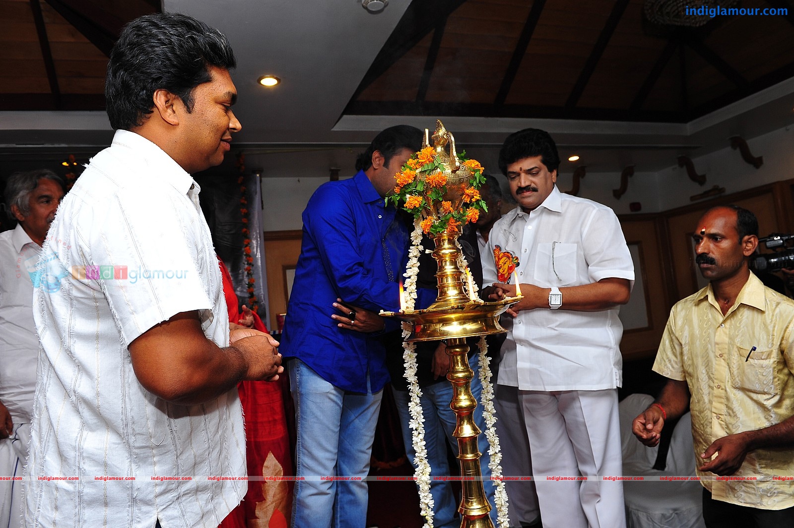 Ardhanari Movie Pooja Event hd photo