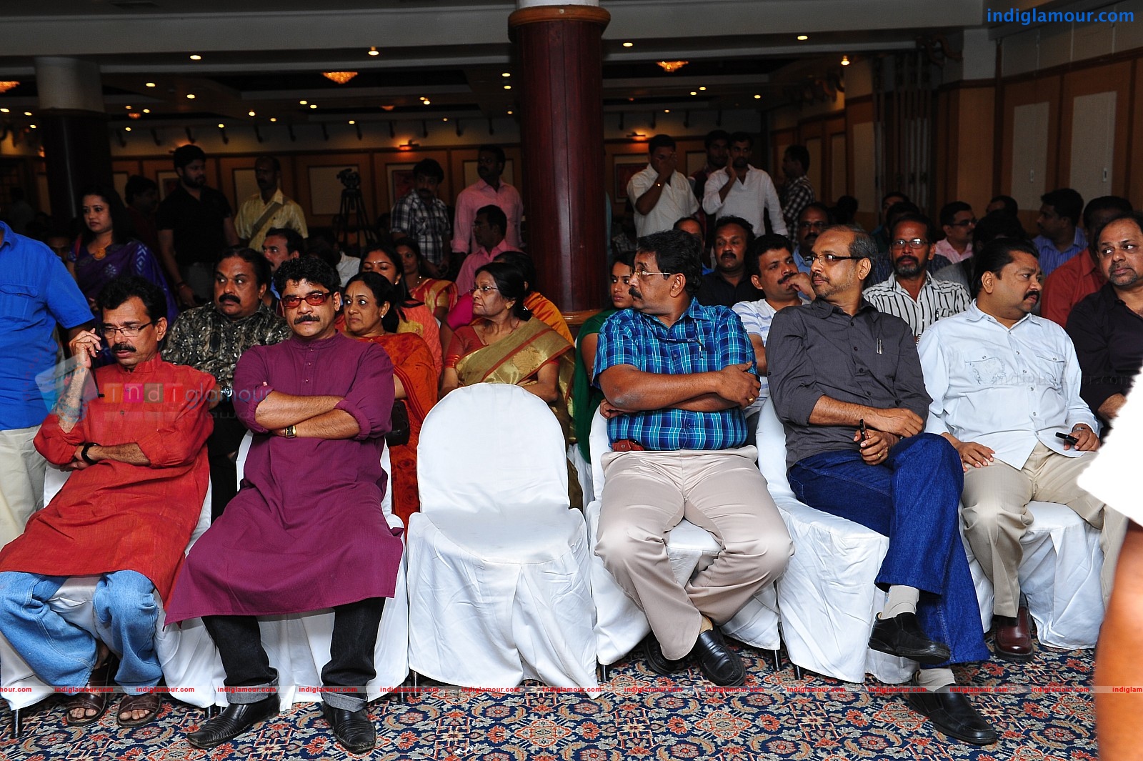 Ardhanari Movie Pooja Event hd photo