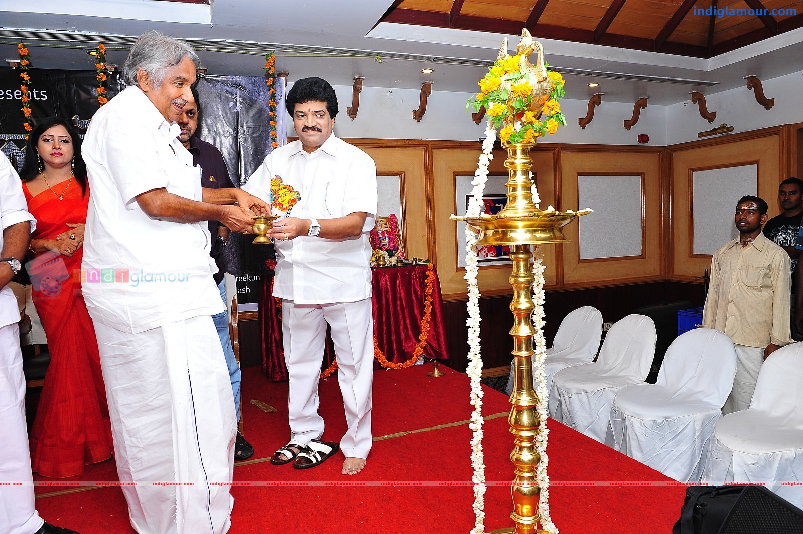 Ardhanari Movie Pooja Event hd photo