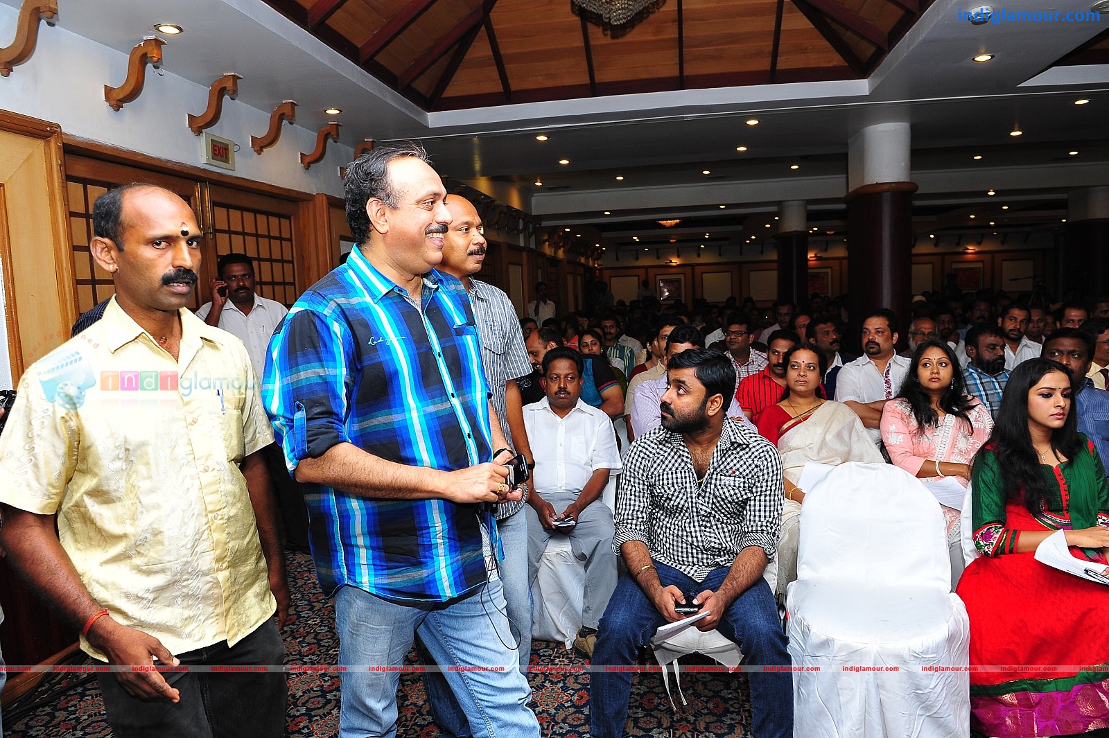 Ardhanari Movie Pooja Event hd photo
