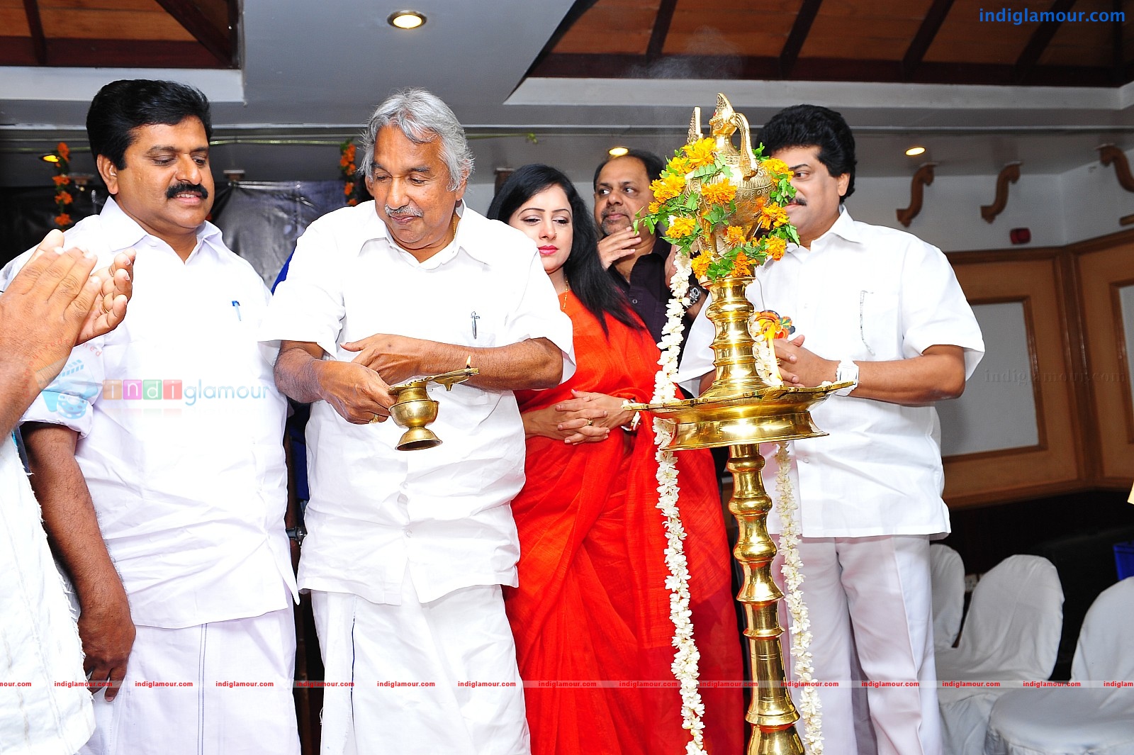 Ardhanari Movie Pooja Event hd photo
