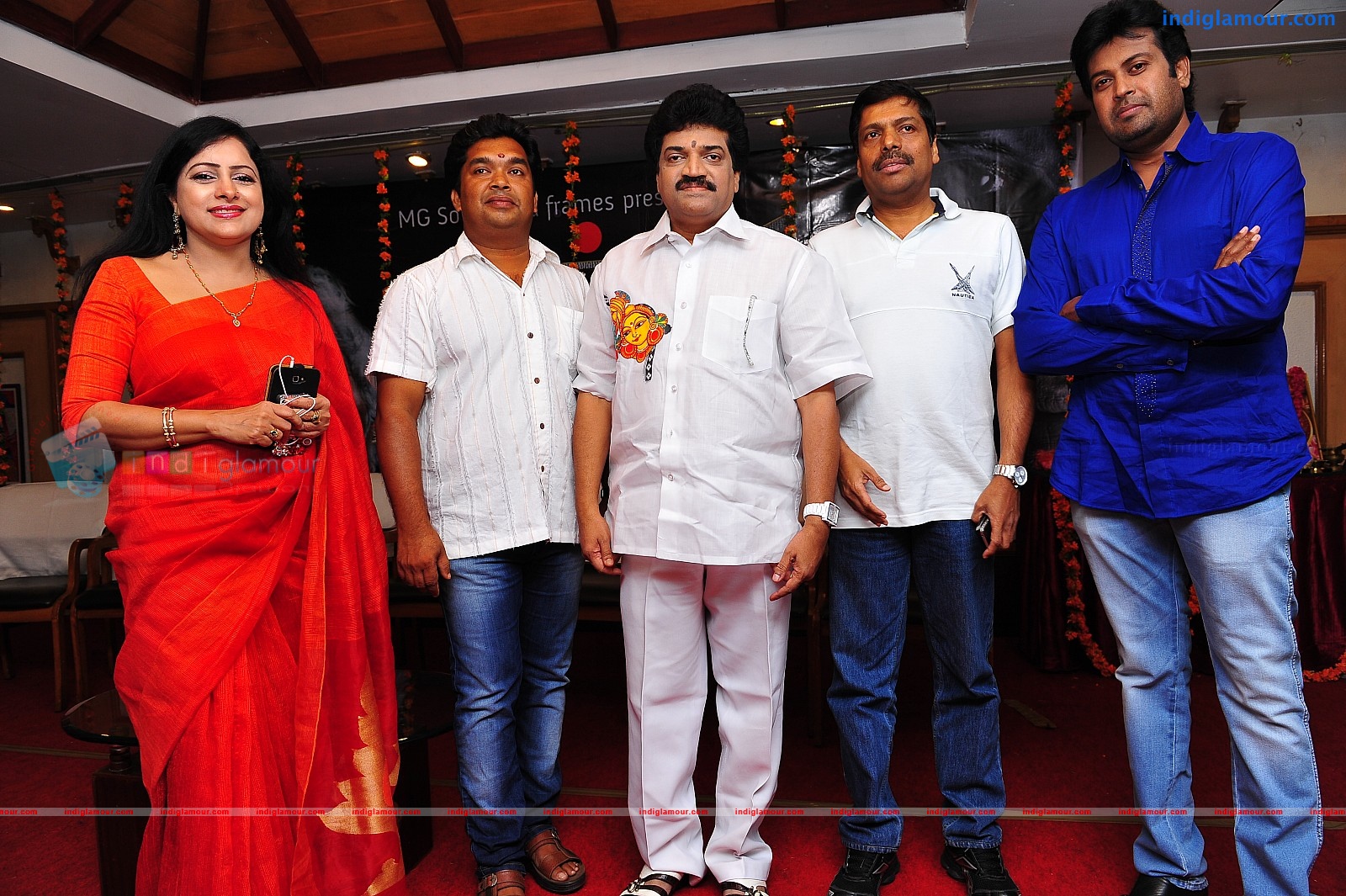 Ardhanari Movie Pooja Event hd photo