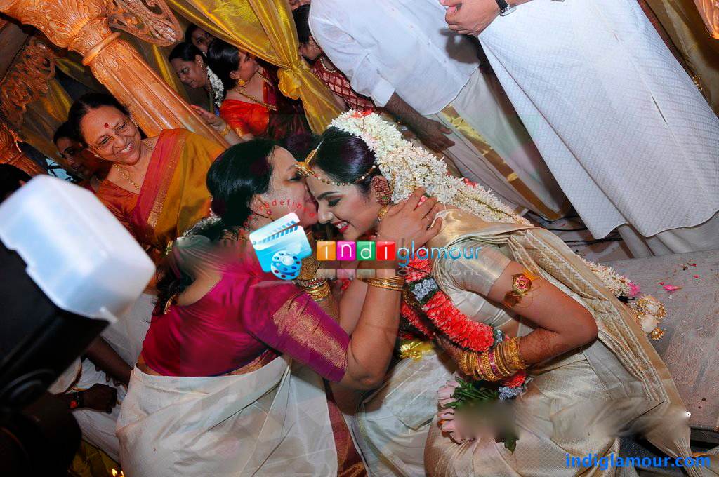 Samvritha Sunil Marriage Photos Event hd photo