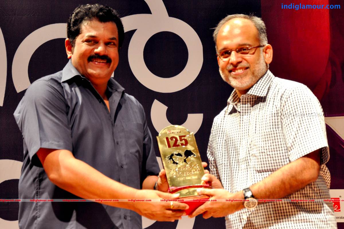 Thattathin Marayathu 100 Days Celebration Event hd photo