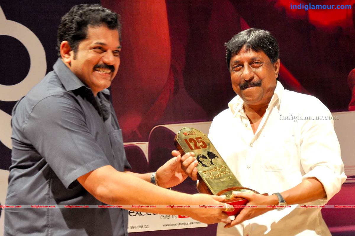 Thattathin Marayathu 100 Days Celebration Event hd photo
