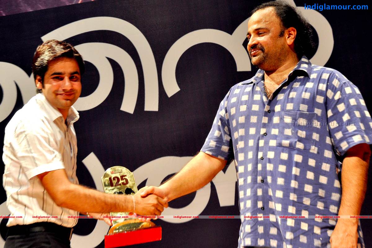 Thattathin Marayathu 100 Days Celebration Event hd photo
