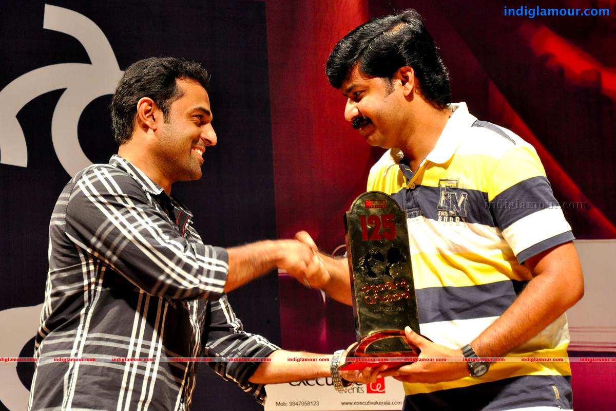 Thattathin Marayathu 100 Days Celebration Event hd photo