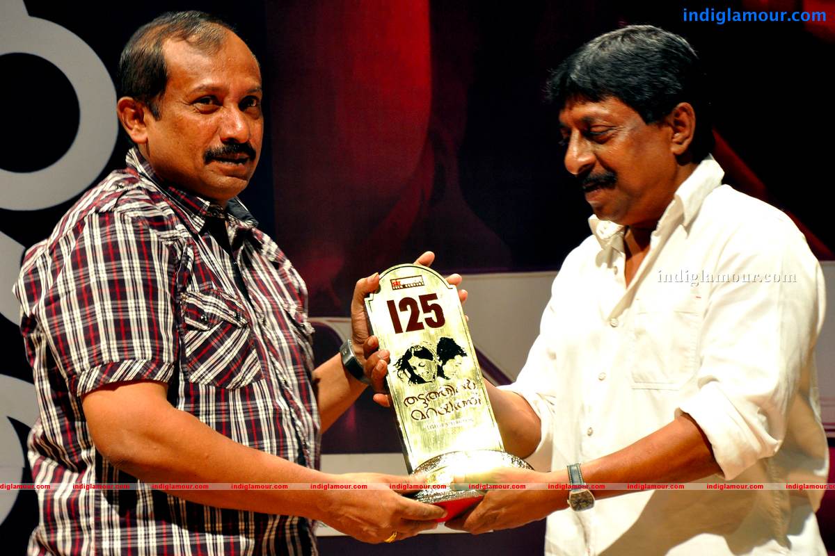 Thattathin Marayathu 100 Days Celebration Event hd photo