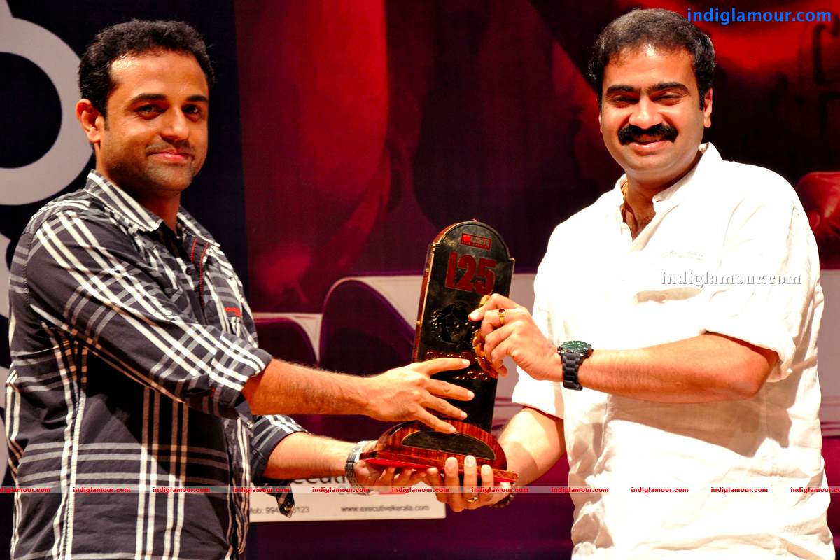 Thattathin Marayathu 100 Days Celebration Event hd photo