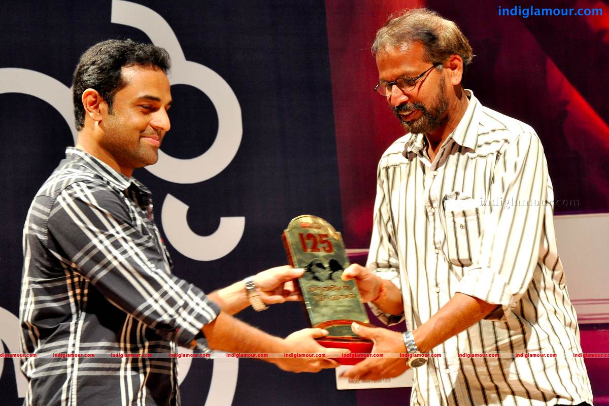 Thattathin Marayathu 100 Days Celebration Event hd photo