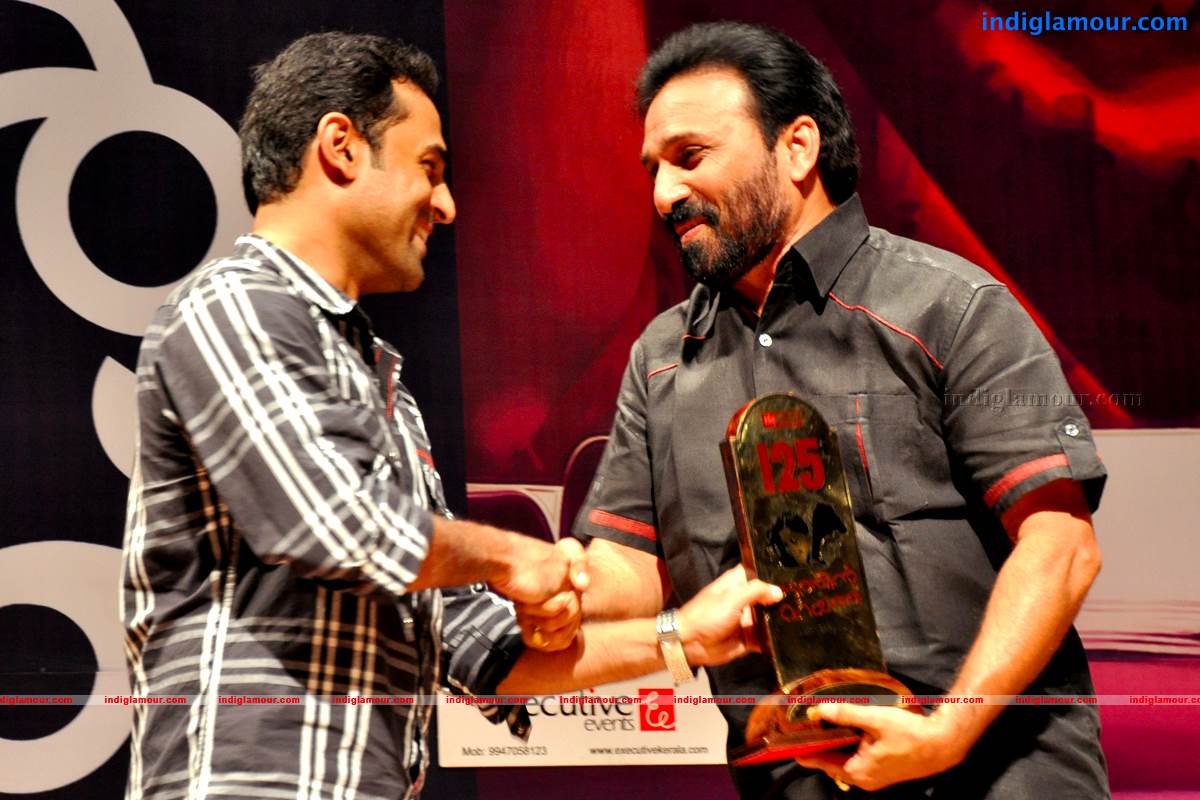 Thattathin Marayathu 100 Days Celebration Event hd photo