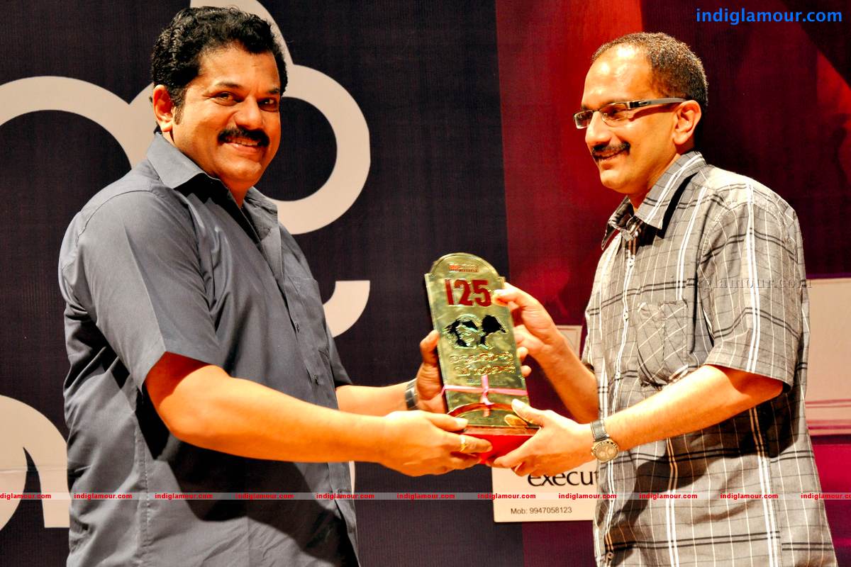 Thattathin Marayathu 100 Days Celebration Event hd photo