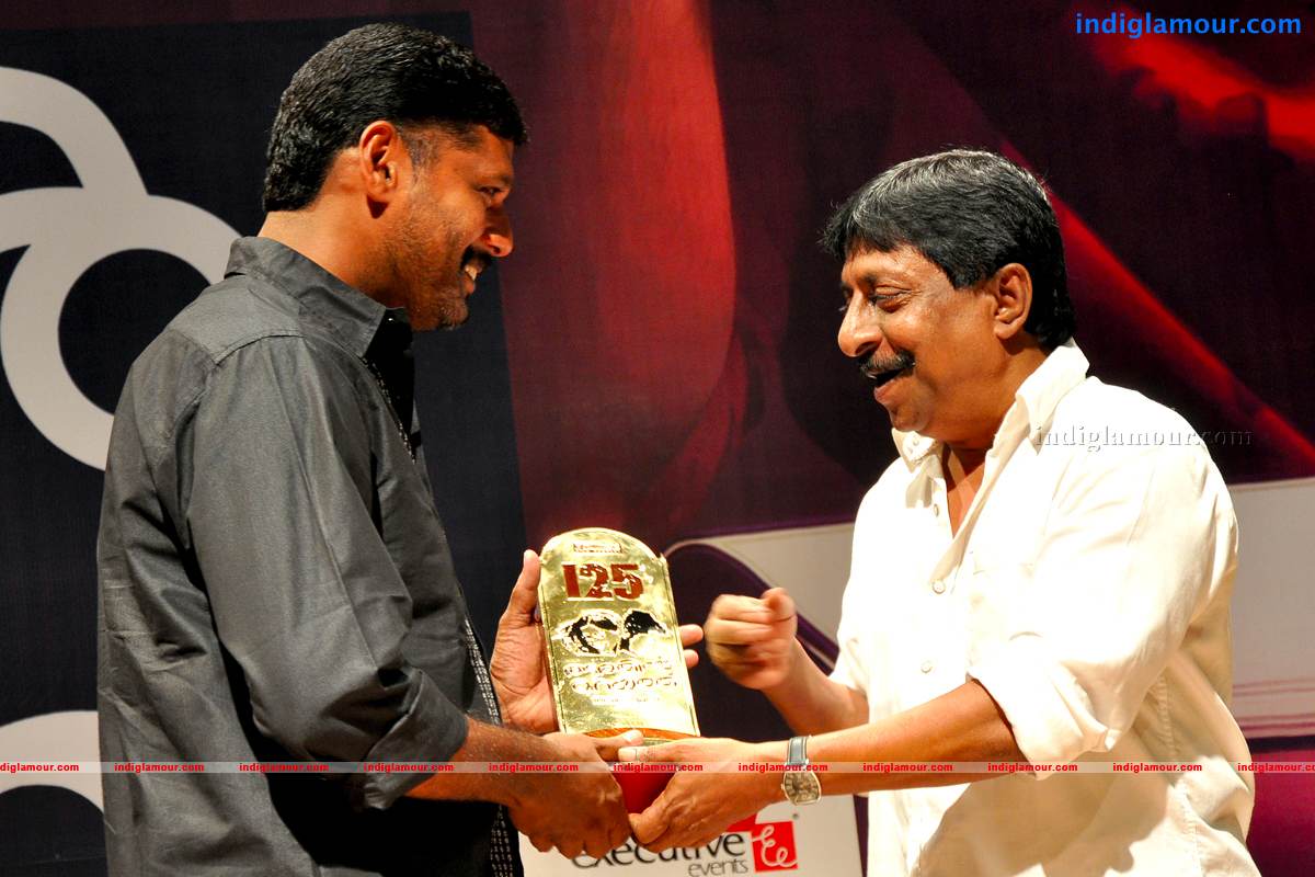 Thattathin Marayathu 100 Days Celebration Event hd photo