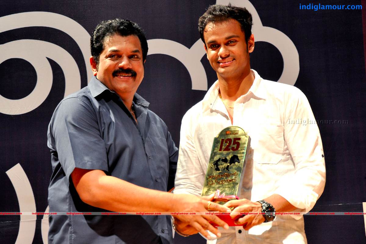 Thattathin Marayathu 100 Days Celebration Event hd photo