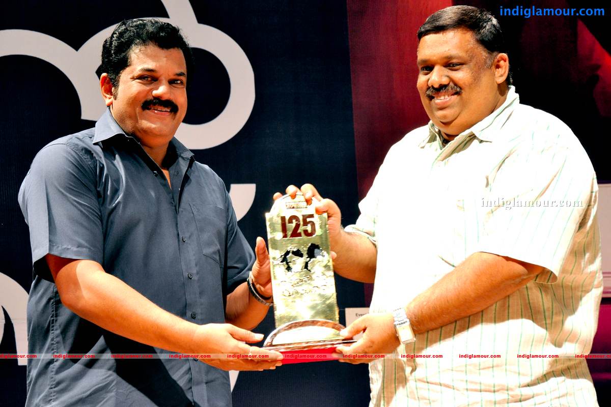 Thattathin Marayathu 100 Days Celebration Event hd photo