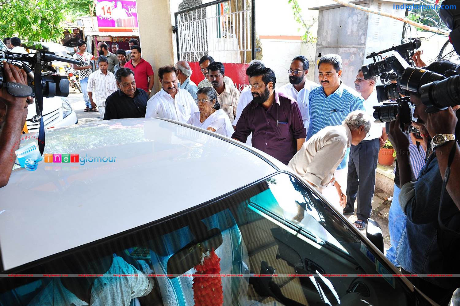 Vasanthathinte Kanal Vazhikal Event hd photo