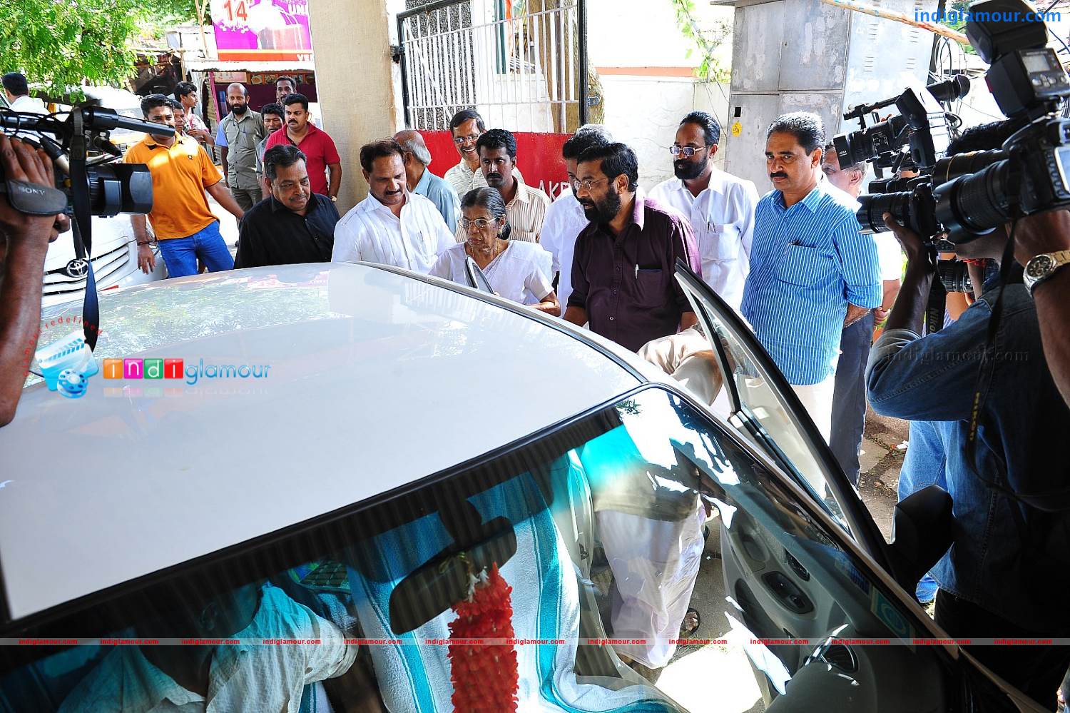 Vasanthathinte Kanal Vazhikal Event hd photo