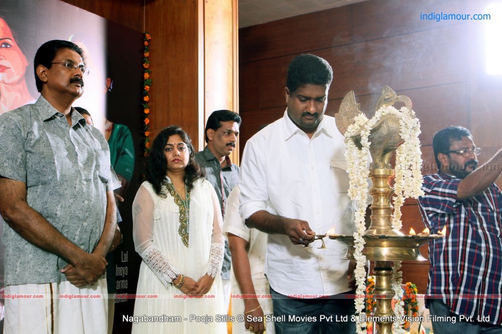 Nagabendam Malayalam Movie Pooja Event hd photo