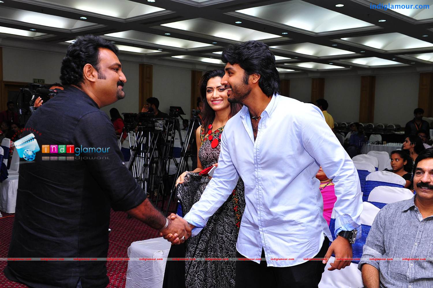 Natholi Oru Cheriya Meenalla Audio Launch Event hd photo