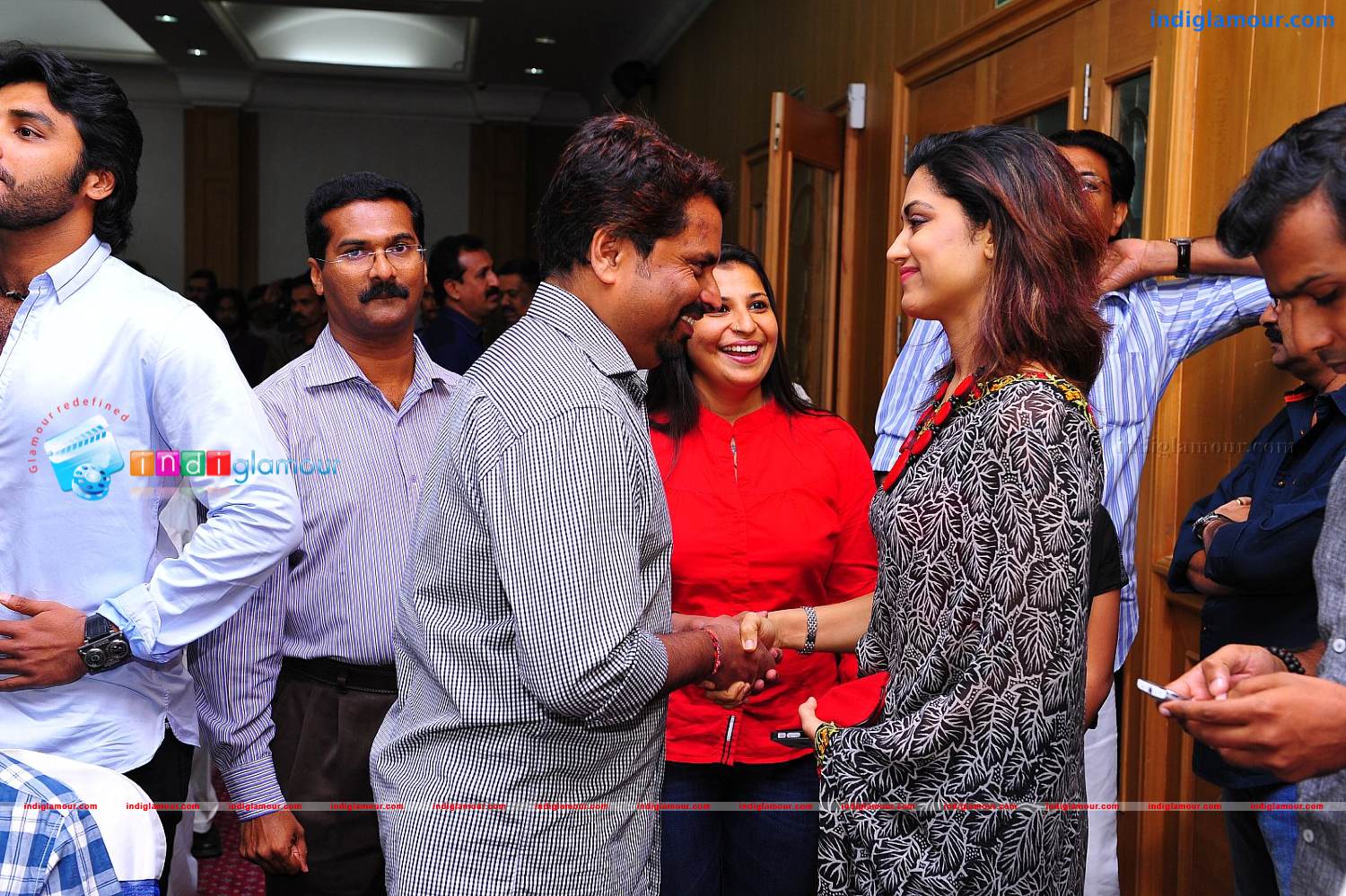 Natholi Oru Cheriya Meenalla Audio Launch Event hd photo