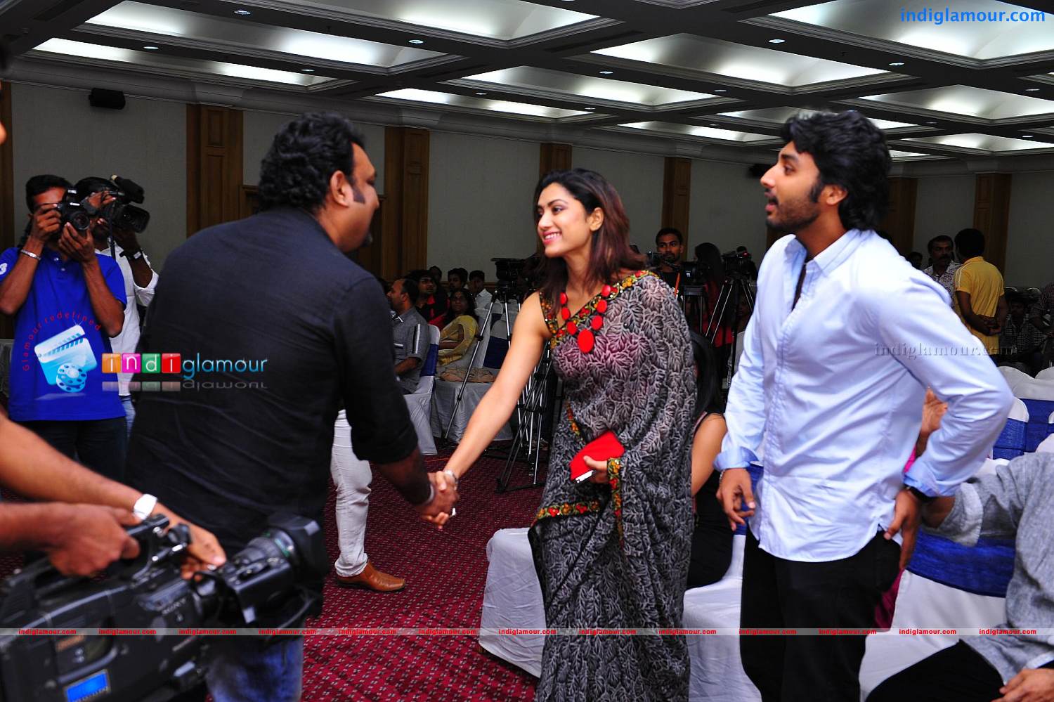 Natholi Oru Cheriya Meenalla Audio Launch Event hd photo