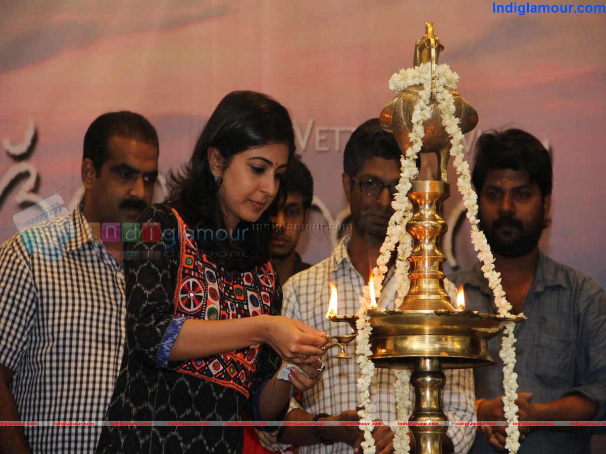 Long Site Movie Pooja Event hd photo