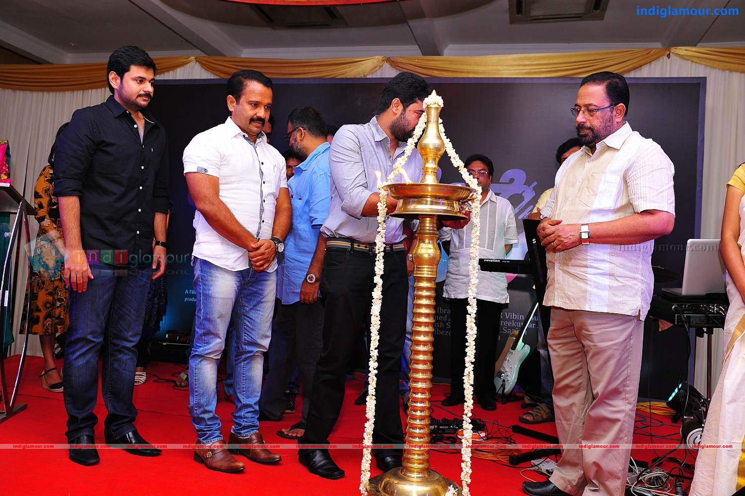 Arikil Oraal Movie Pooja Photos Event hd photo