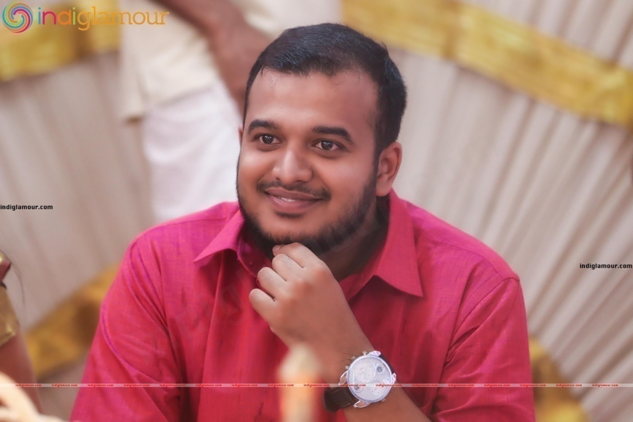 Sarayu Mohan Engagement Stills Event hd photo