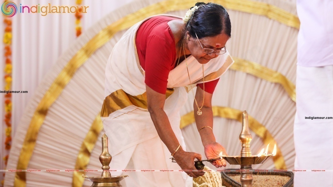 Sarayu Mohan Engagement Stills Event hd photo
