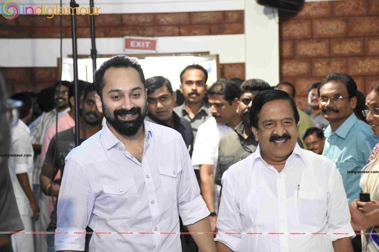 Ramesh Chennithala Mayookham 2016 Award Event hd photo