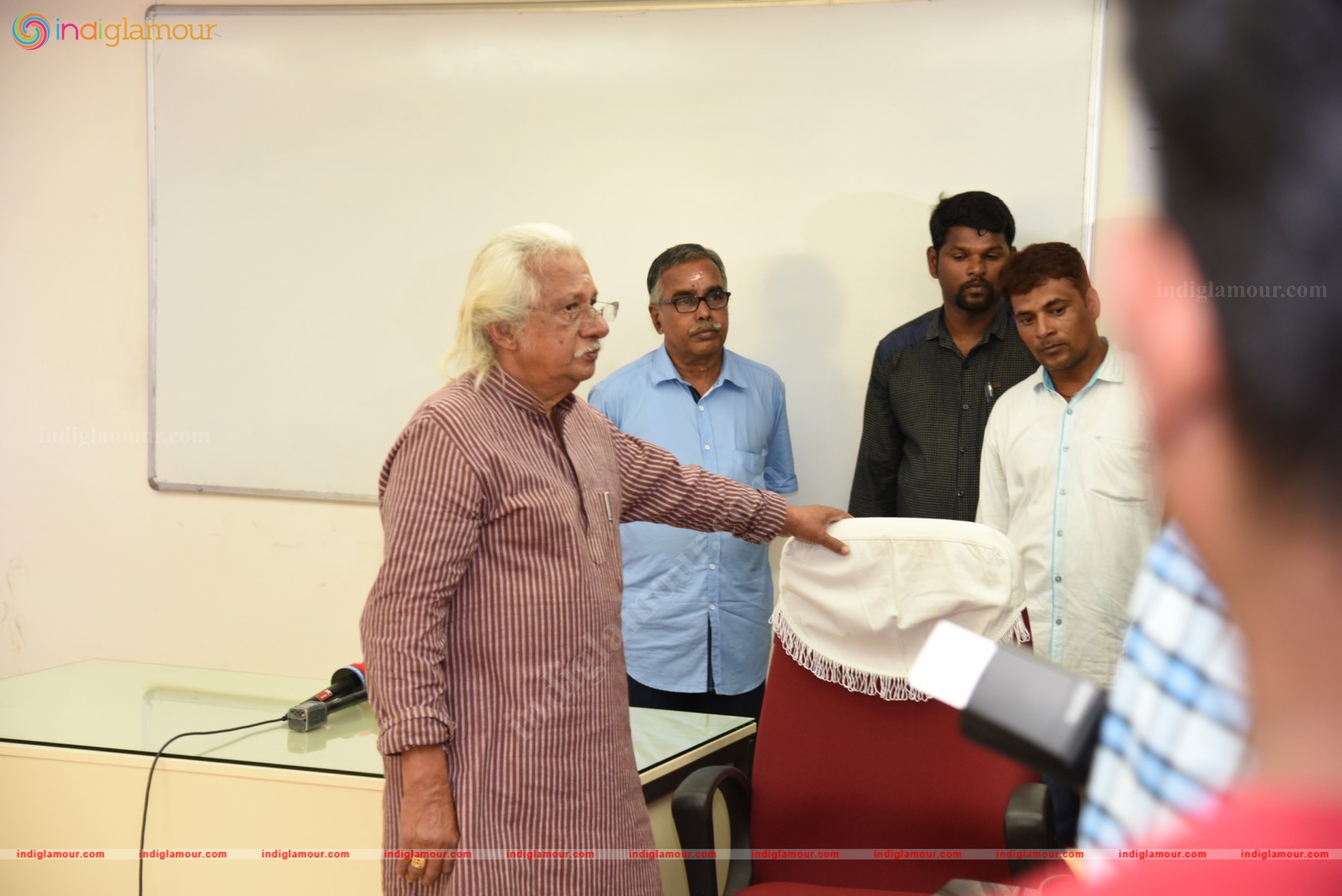 Pinneyum Movie Shooting Inauguration Event hd photo