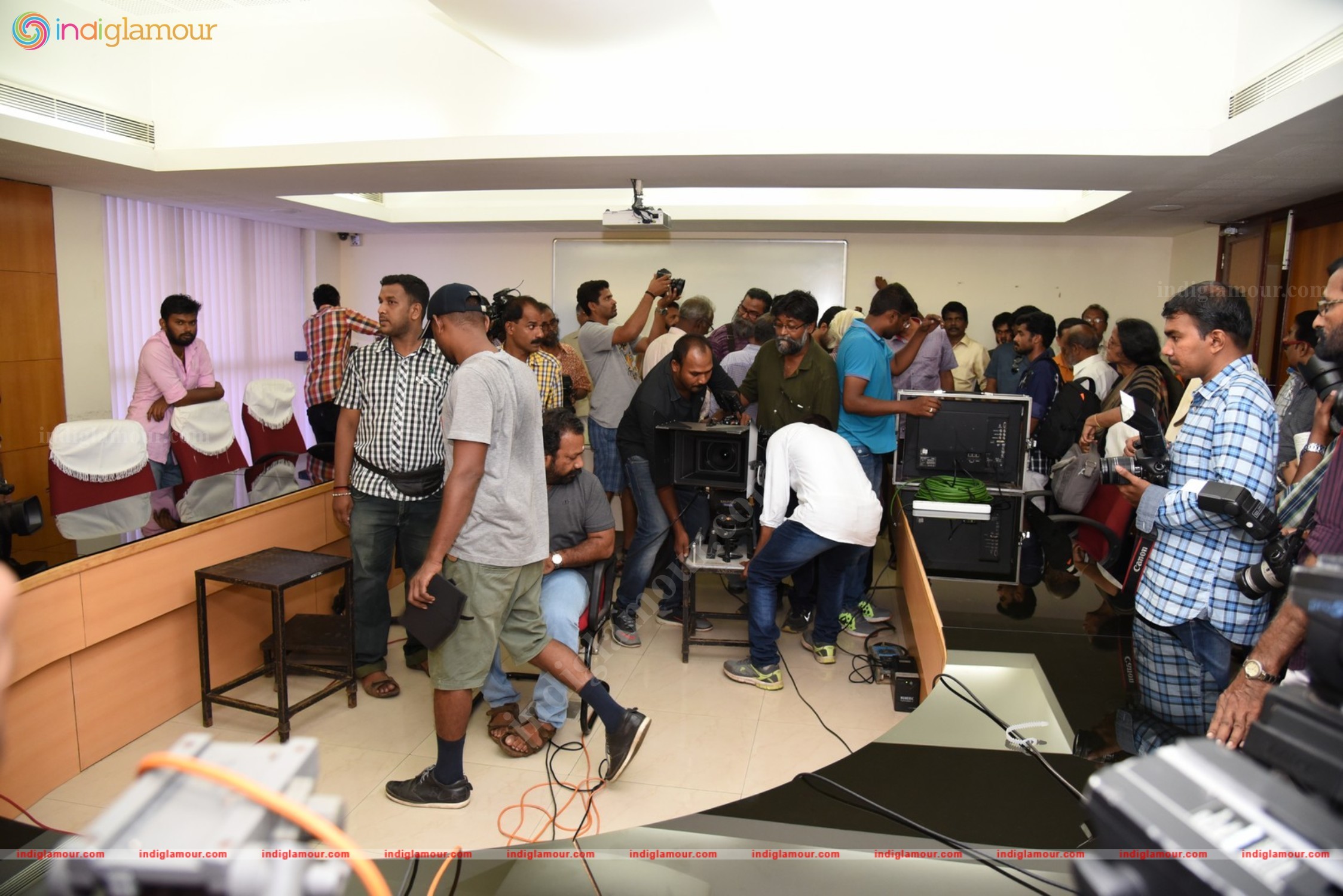 Pinneyum Movie Shooting Inauguration Event hd photo