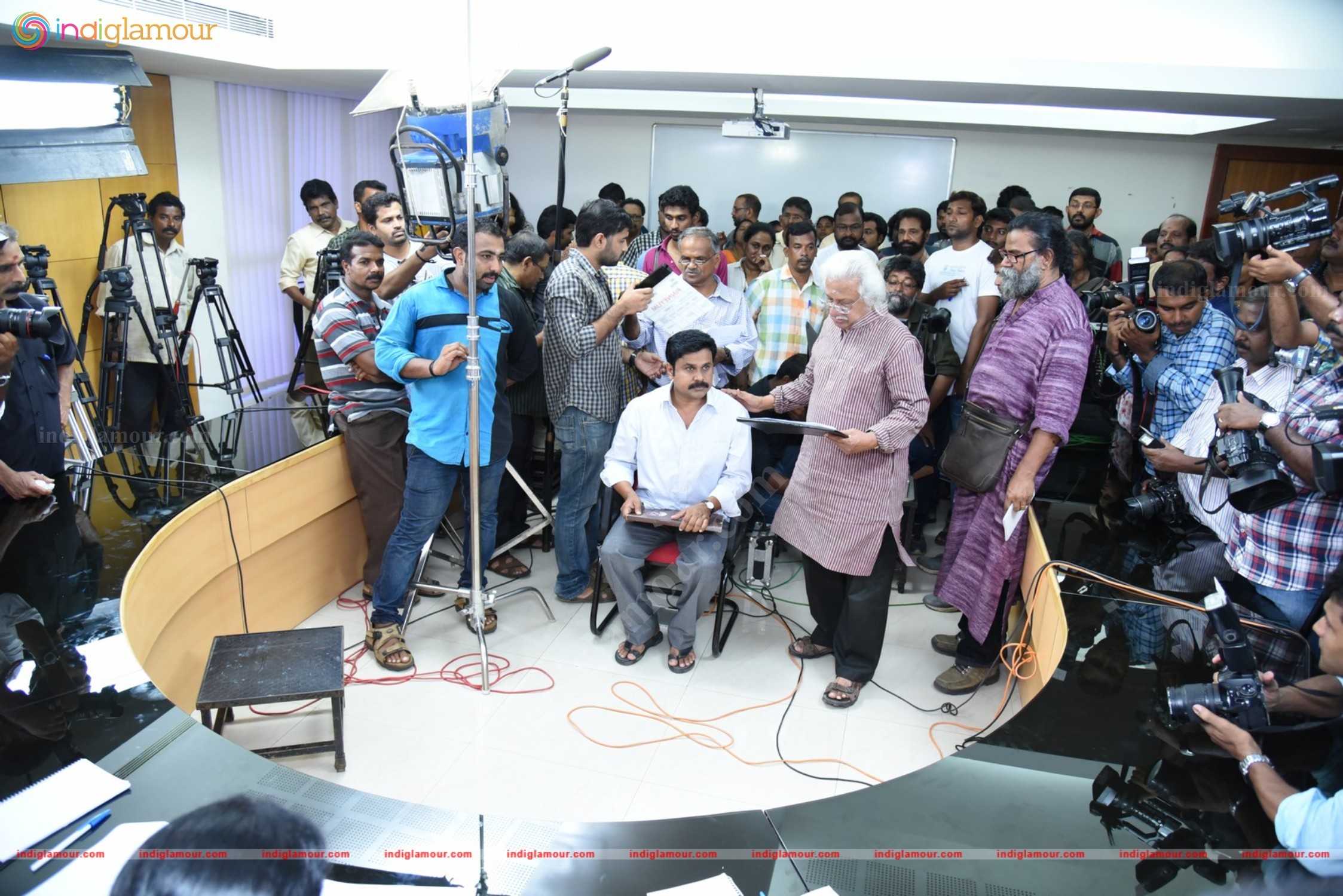 Pinneyum Movie Shooting Inauguration Event hd photo
