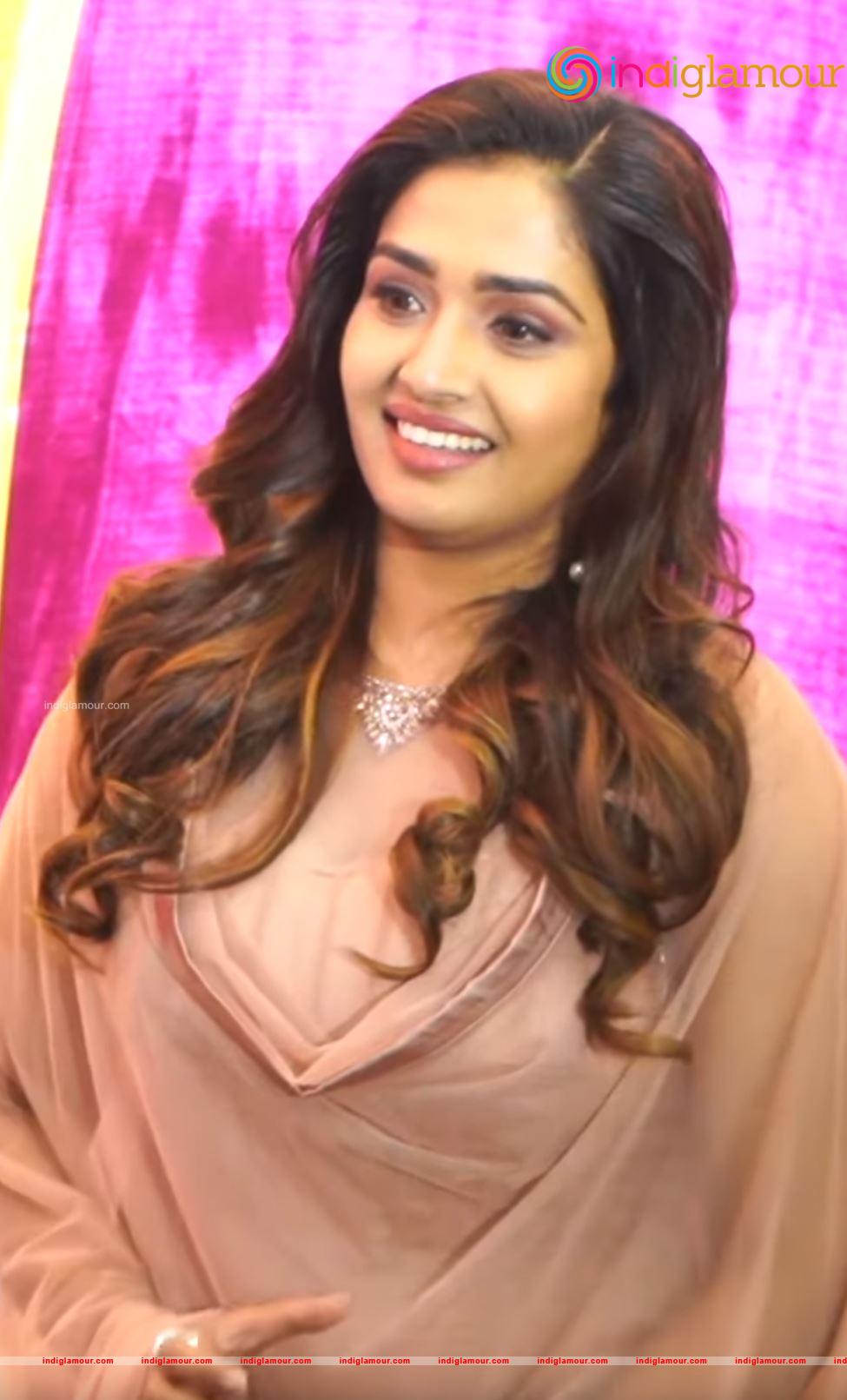Bhama Actress Wedding Reception Event hd photo
