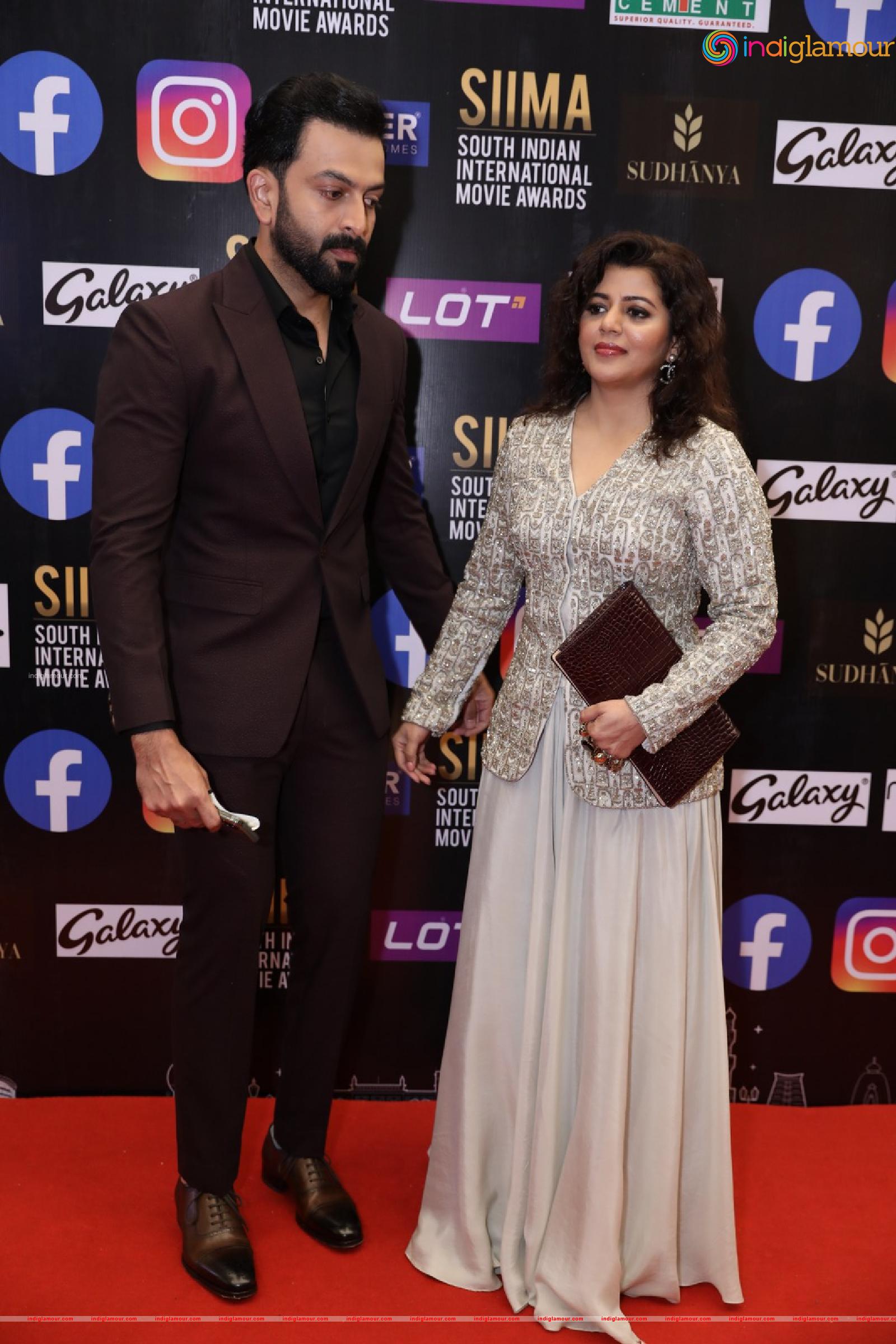 PrithviRaj and Supriya Menon at SIIMA 2021 Awards Event hd photo