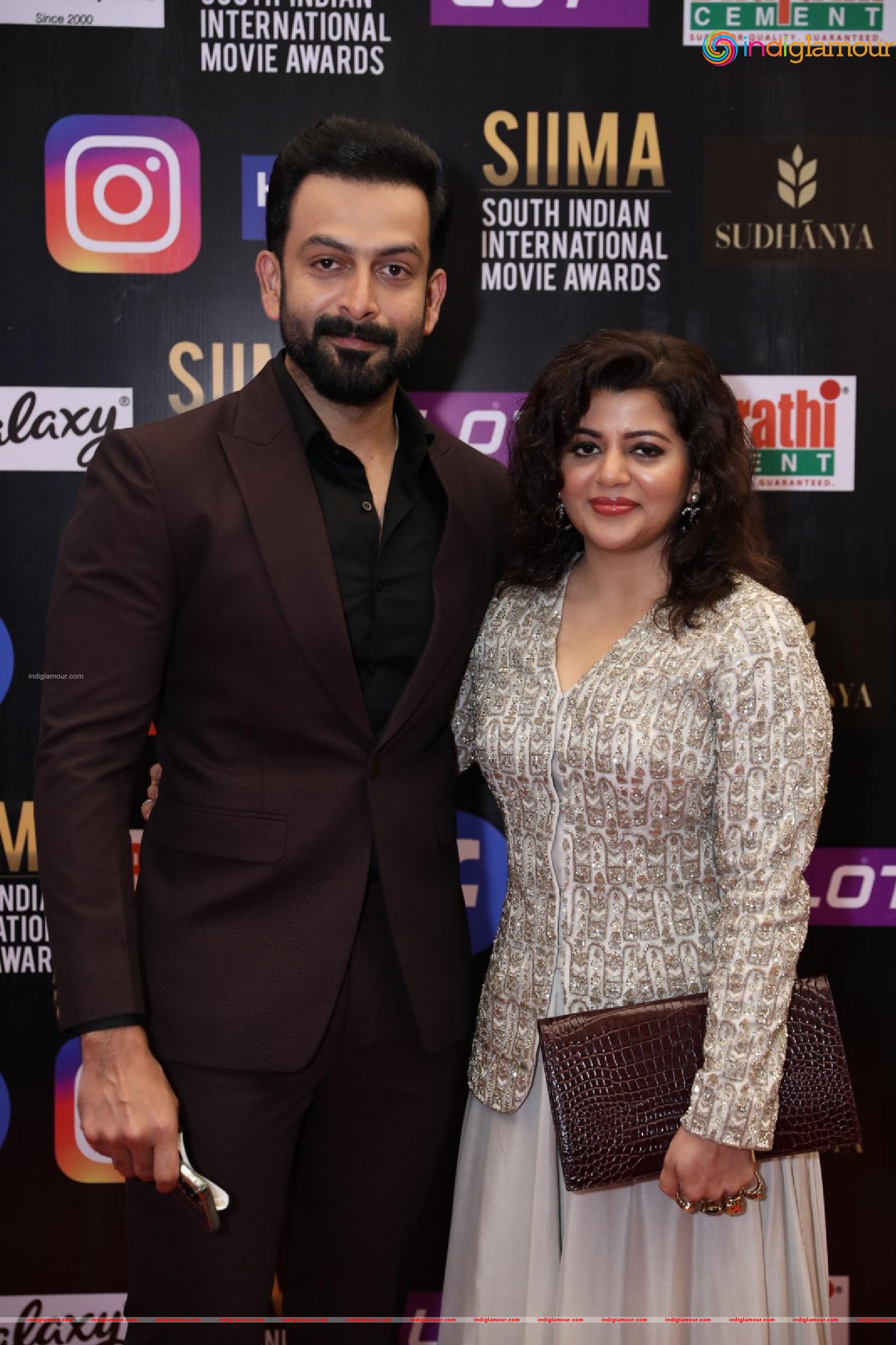 PrithviRaj and Supriya Menon at SIIMA 2021 Awards Event hd photo
