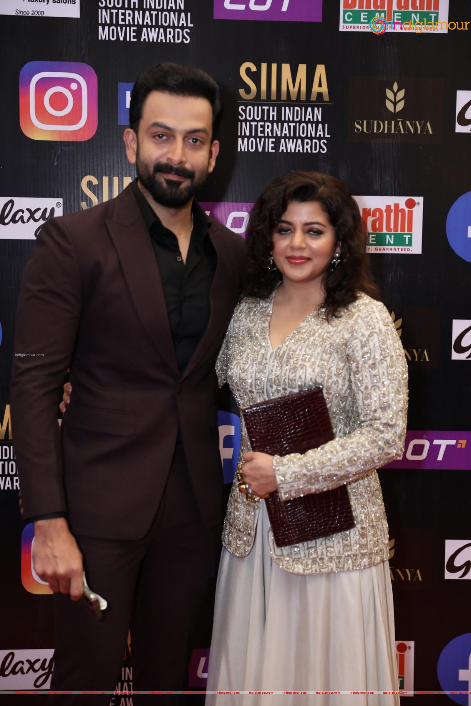 PrithviRaj and Supriya Menon at SIIMA 2021 Awards Event hd photo
