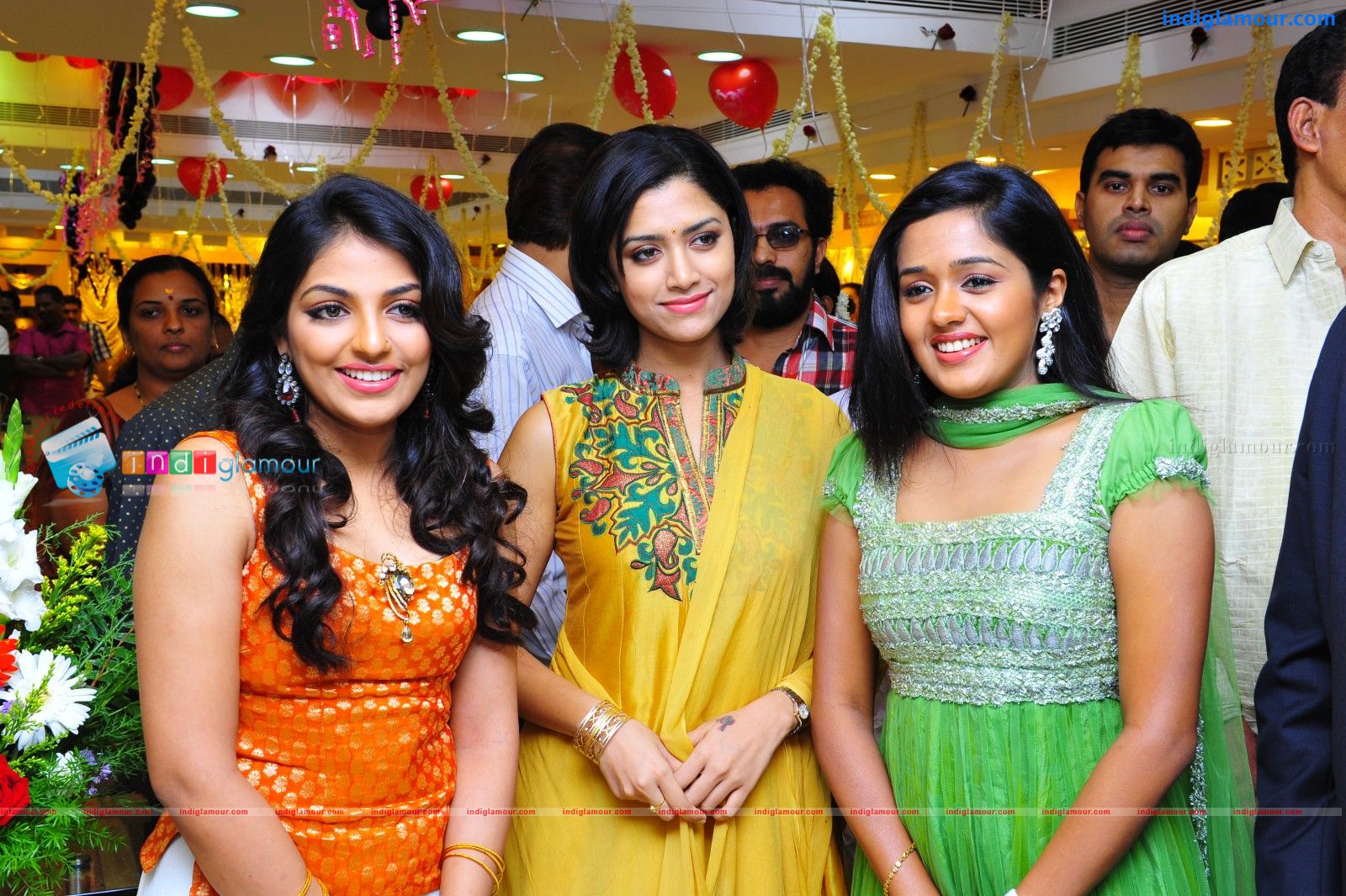 Mythili Actress hd photo