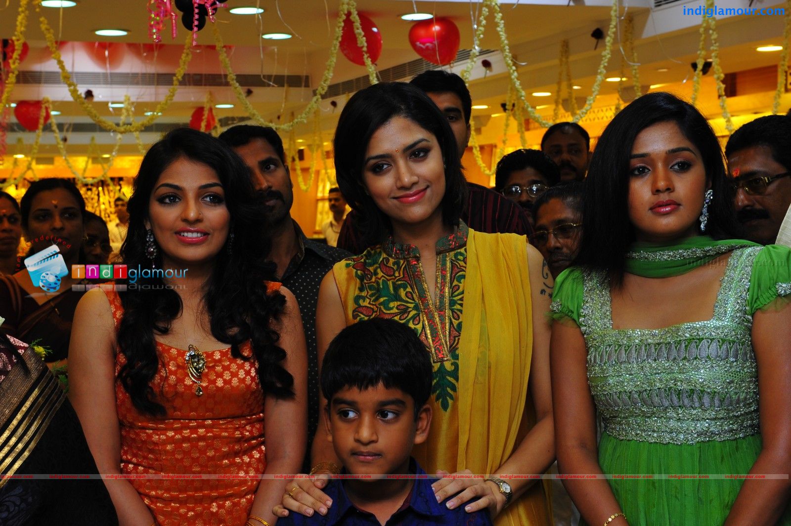 Mythili Actress hd photo